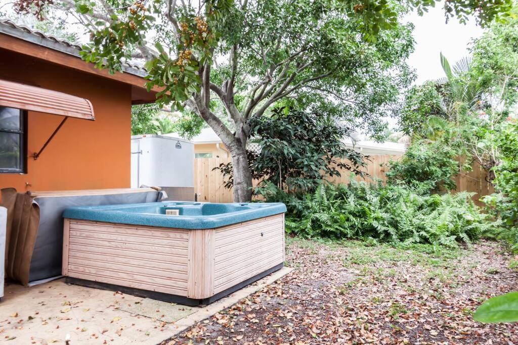 Comfortable Home, 7 Min Walk To Beach, Hot Tub, Pompano Beach Exterior foto